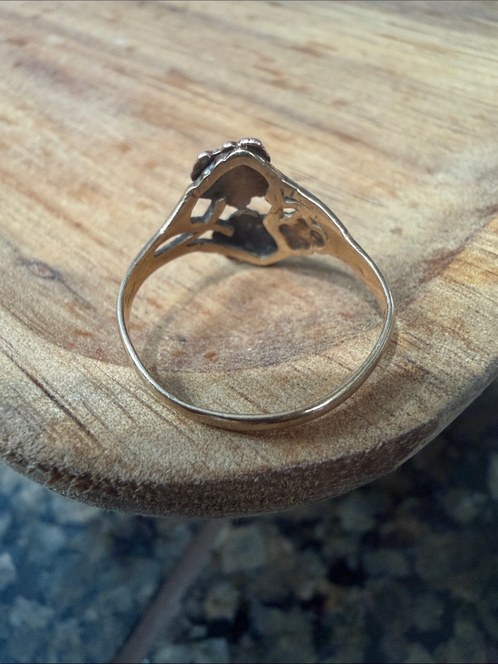 Vintage Black Hills 10kt Gold Two-Tone Leaf and Grape Ring Black Hills Gold - Picture 2 of 3